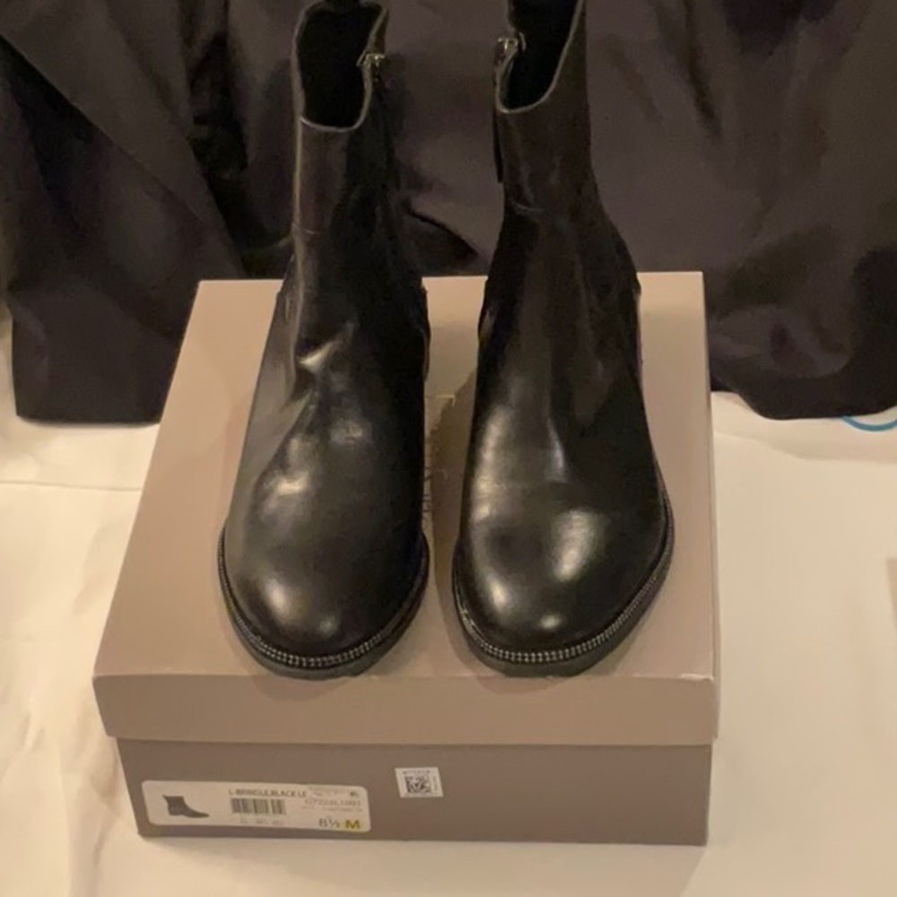 FrancoSarto Black Leather Ankle boots. Black. Size 8.5 med